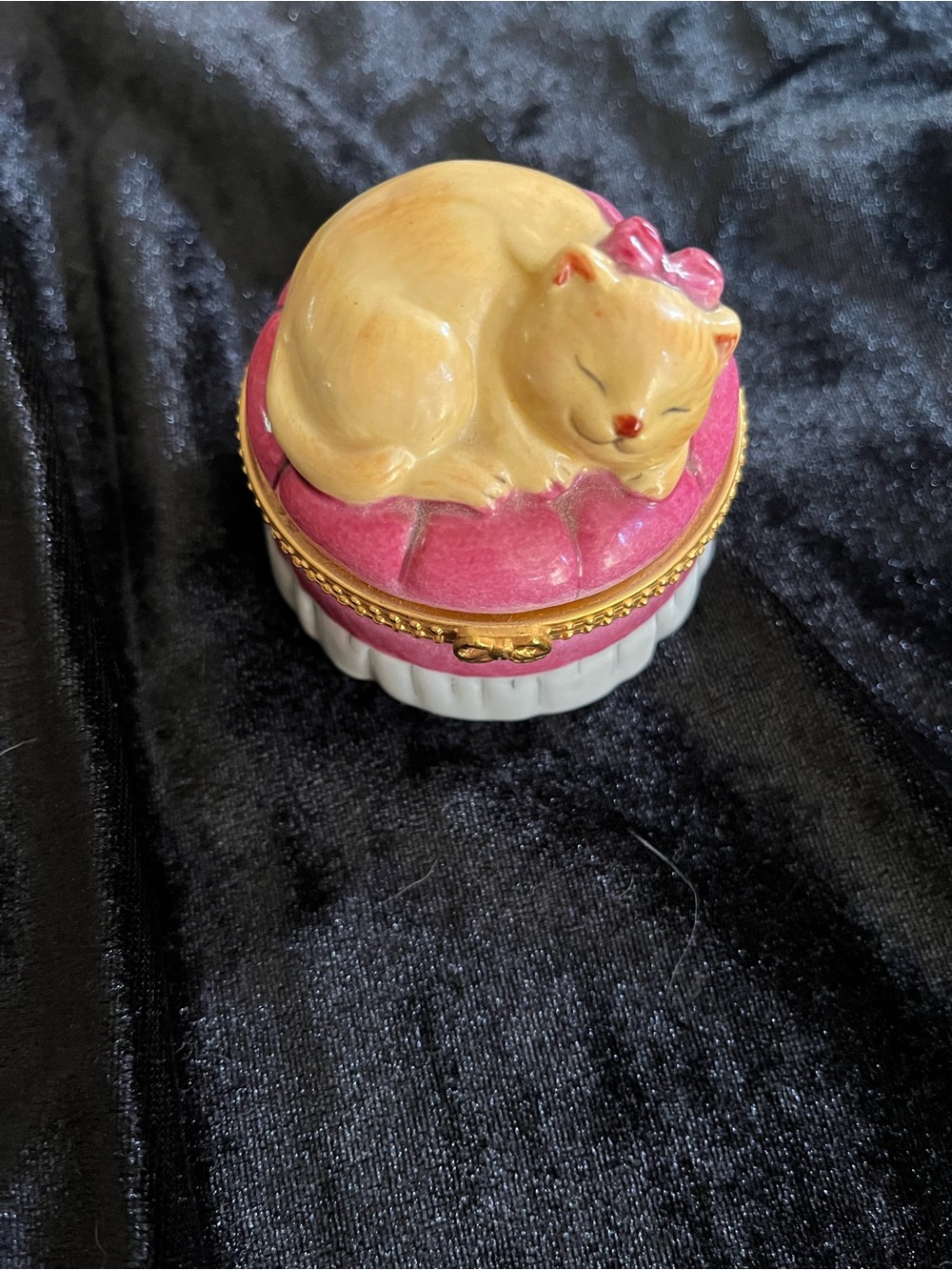 Vintage 1997 Leeber Hand-Painted Ceramic Sleeping Cat Trinket Box - Picture 3 of 6